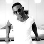 Video:- Girl Strips And Twerks On Stage At Iyanyas Concert In Manchester